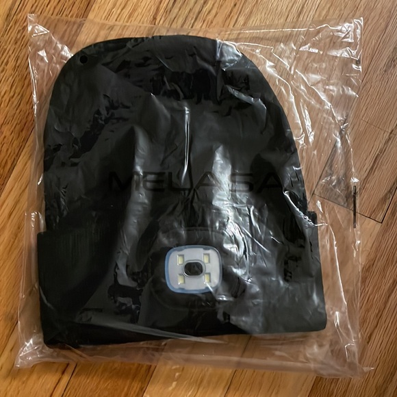 🆕 Unisex Beanie Hat with Light, USB Rechargeable Hands Free LED Headlamp - Picture 1 of 7